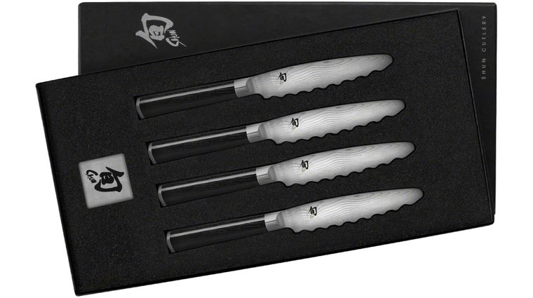 Shun Classic Ultimate 4 Piece 4 1 2 Steak Knife Set In Presentation   EyJidWNrZXQiOiAiZmlsZXMua25pZmVjZW50ZXIuY29tIiwia2V5IjogImtuaWZlY2VudGVyL3NodW4vaW1hZ2VzL0tTRE1TMDQyMGEuanBnIiwiZWRpdHMiOiB7InJlc2l6ZSI6IHsid2lkdGgiOiA3NjAsImhlaWdodCI6IDQyNSwiZml0IjogImNvbnRhaW4iLCJiYWNrZ3JvdW5kIjogeyJyIjogMjU1LCJnIjogMjU1LCJiIjogMjU1LCJhbHBoYSI6IDF9fX19