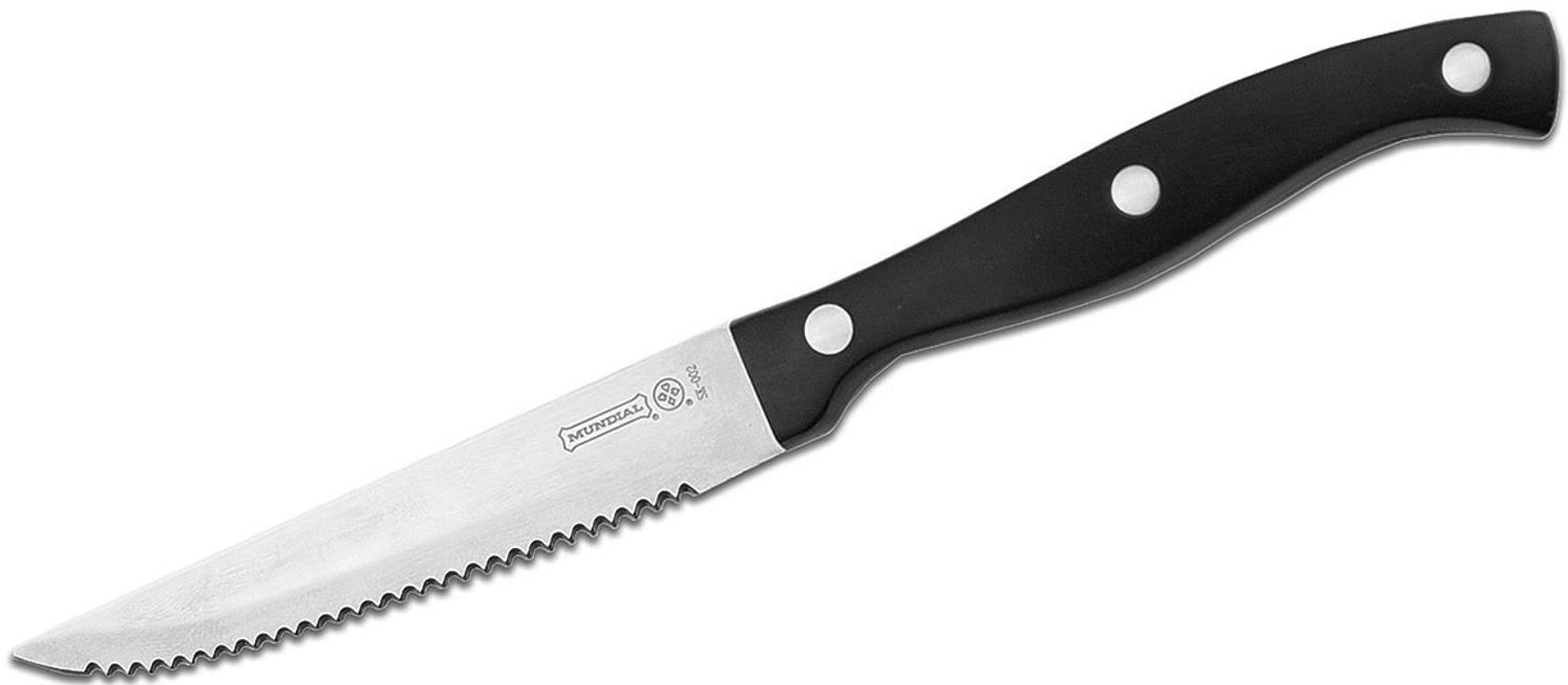 Should Steak Knives Be Serrated? 