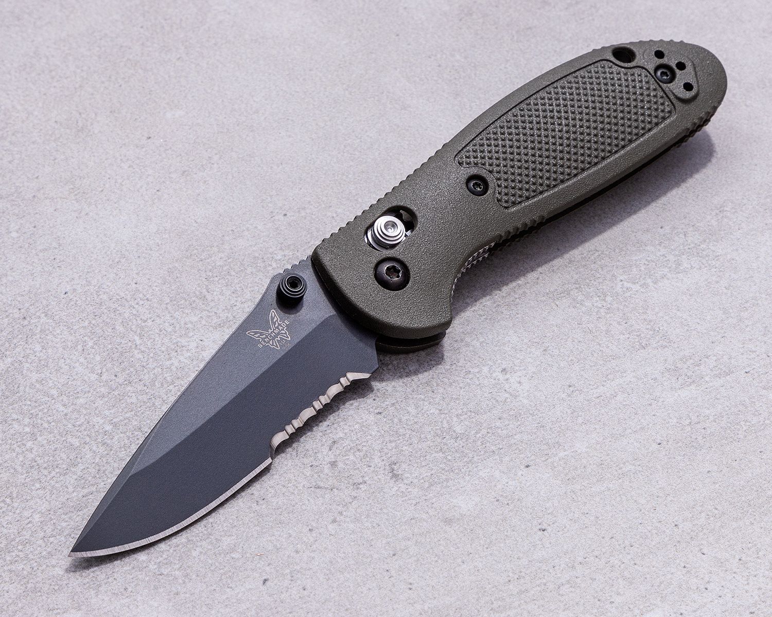 Benchmade Mini Griptilian 556SBK-S30V @ SRKT Black Partially Serrated CPM  S30V Drop Point Blade Black GFN Handle AXIS Manual Tactical