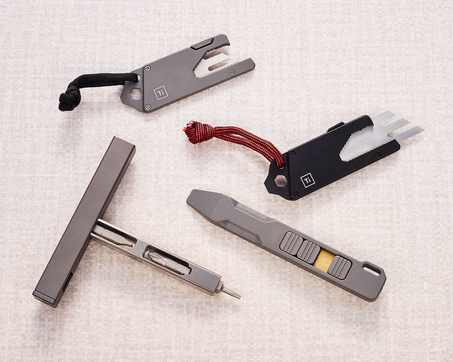 thumbnail image 2 of Just-Ti Large Heavy Duty Titanium Pry Bar Nail Puller EDC Multi 2 of 12