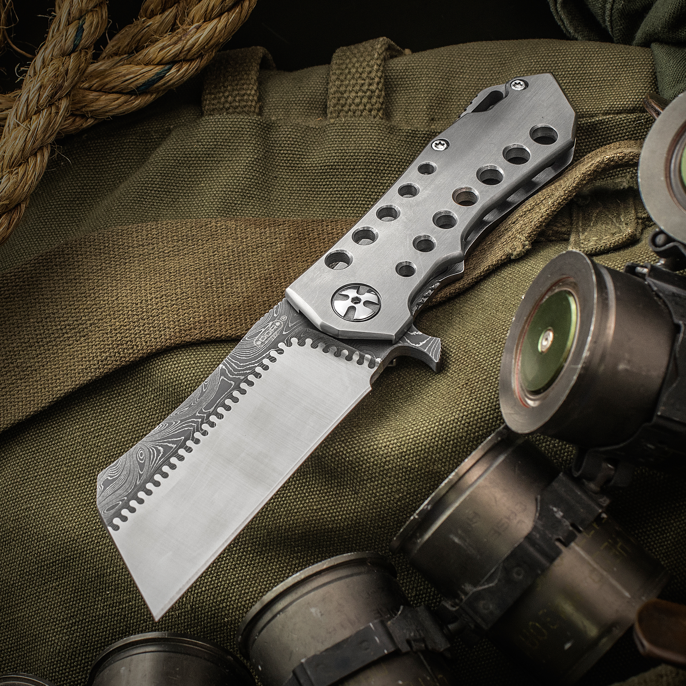 Darrel Ralph Designs Custom Fusion MOAB Hacker Flipper 3.625