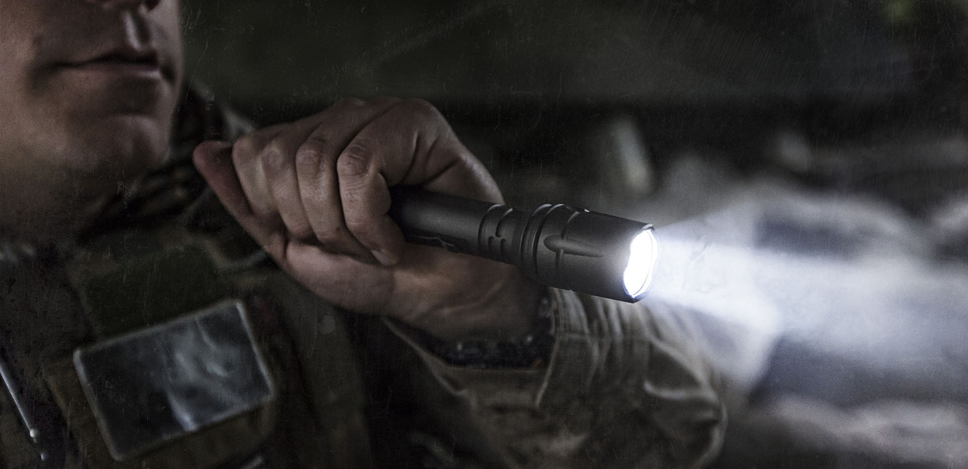 Gerber Cortex LED Flashlight, Rechargeable or CR123, 590 Max Lumens (31002307) KnifeCenter