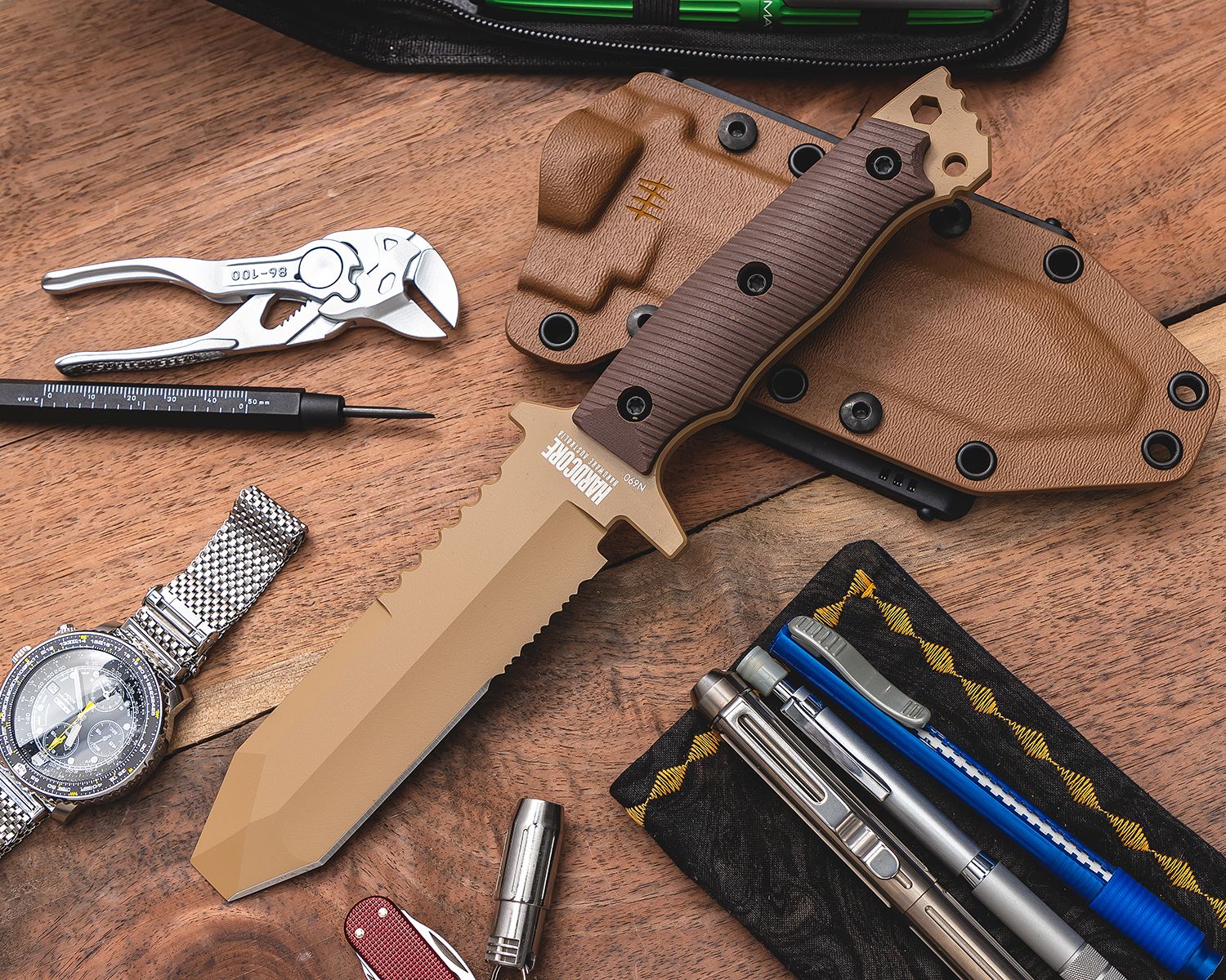 Titanium Knife - 40% Serrated Edge for Tough Cutting, Aircaraft-Grade –  Fosco Connect