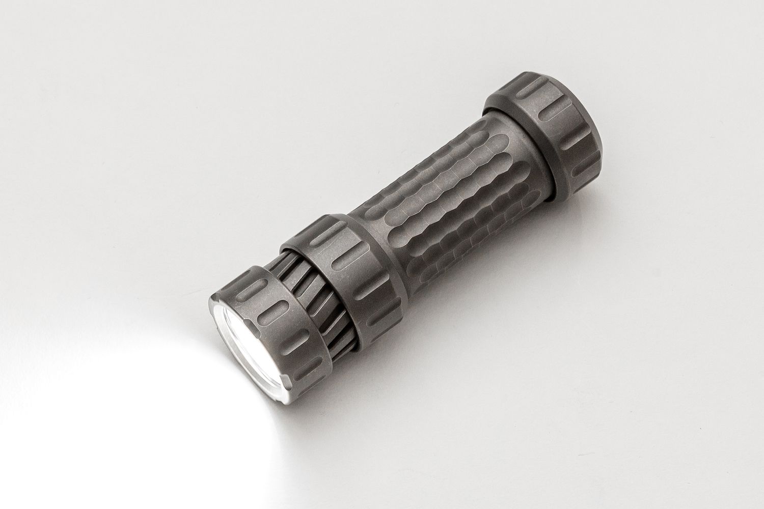 Mechforce Mechtorch EDC Flashlight Turbo, Stonewashed Titanium, 1300 Max  Lumens - KnifeCenter - MTTISWTURBO - Discontinued