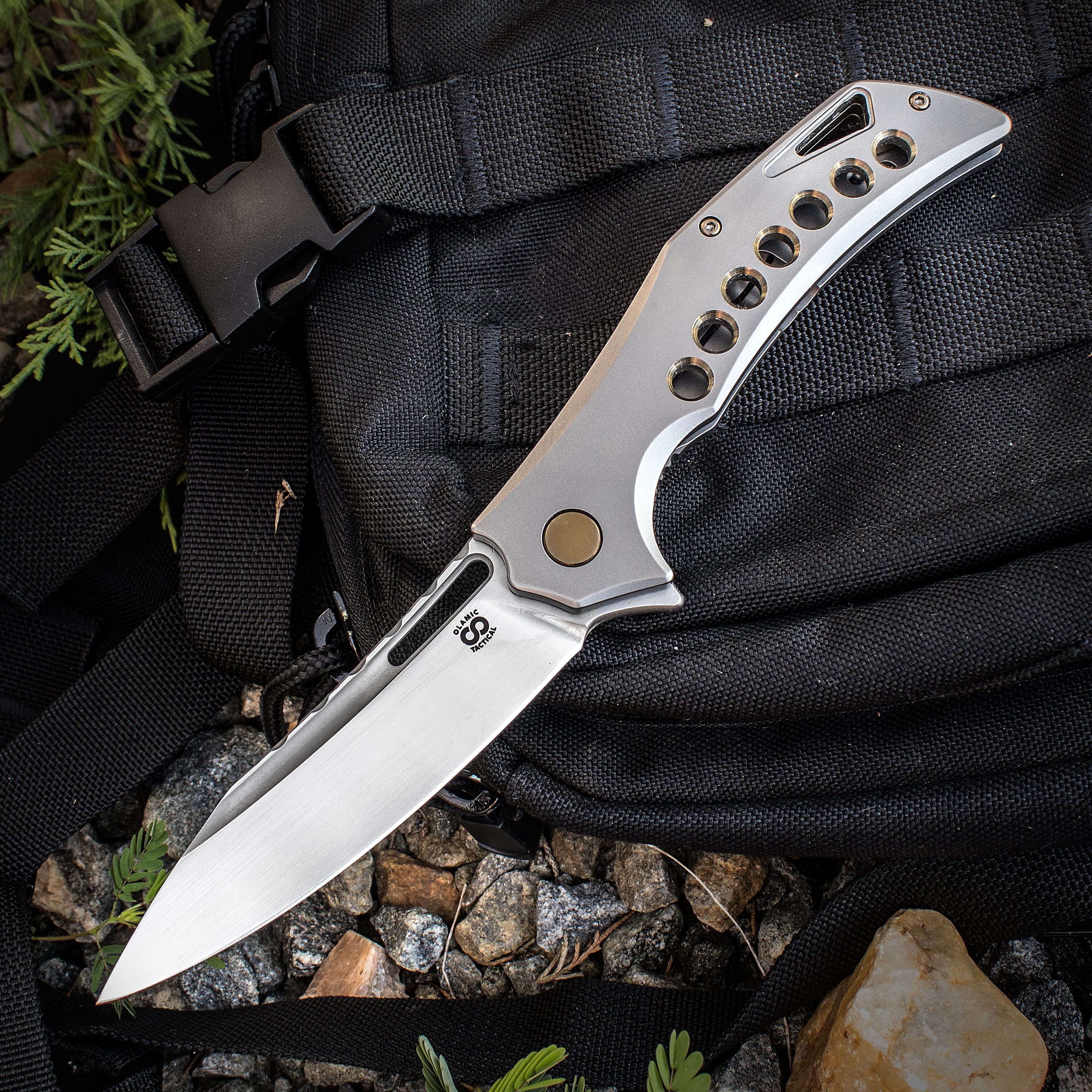 https://pics.knifecenter.com/knifecenter/olamic/images/OCSWISHHRSGLDn.jpg