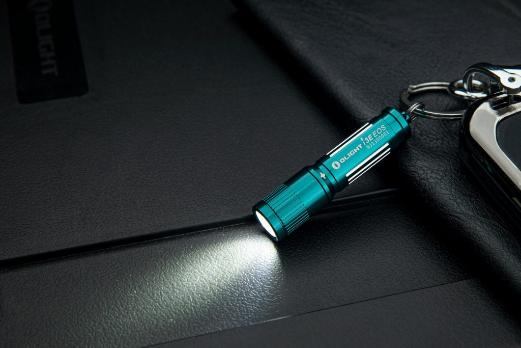 Olight i3E EOS Olight Blue Keychain LED Flashlight, 90 Max Lumens (1 x