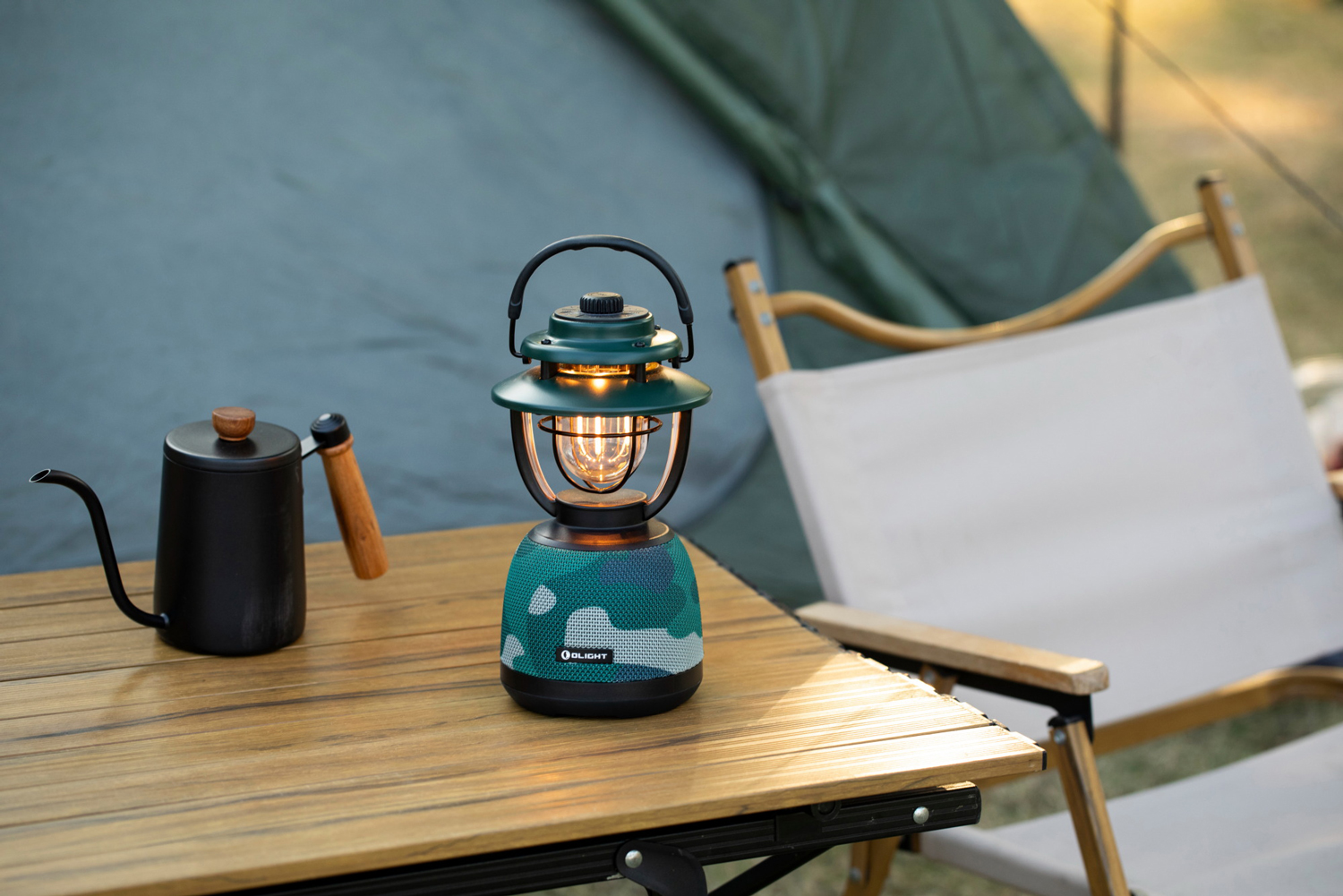 Olight OLantern Music Lantern, Camouflage, 300 Max Lumens KnifeCenter OLIGHTOLANTERNMCAM