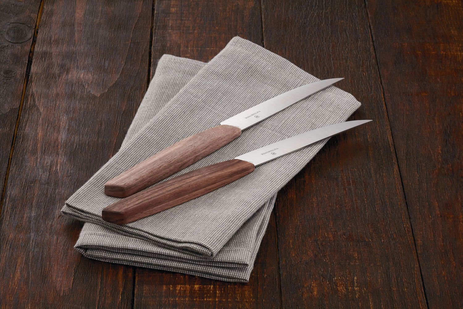 Victorinox 6.9000.12G Swiss Modern 2-Piece Steak Knife Set, 5, Walnut Wood