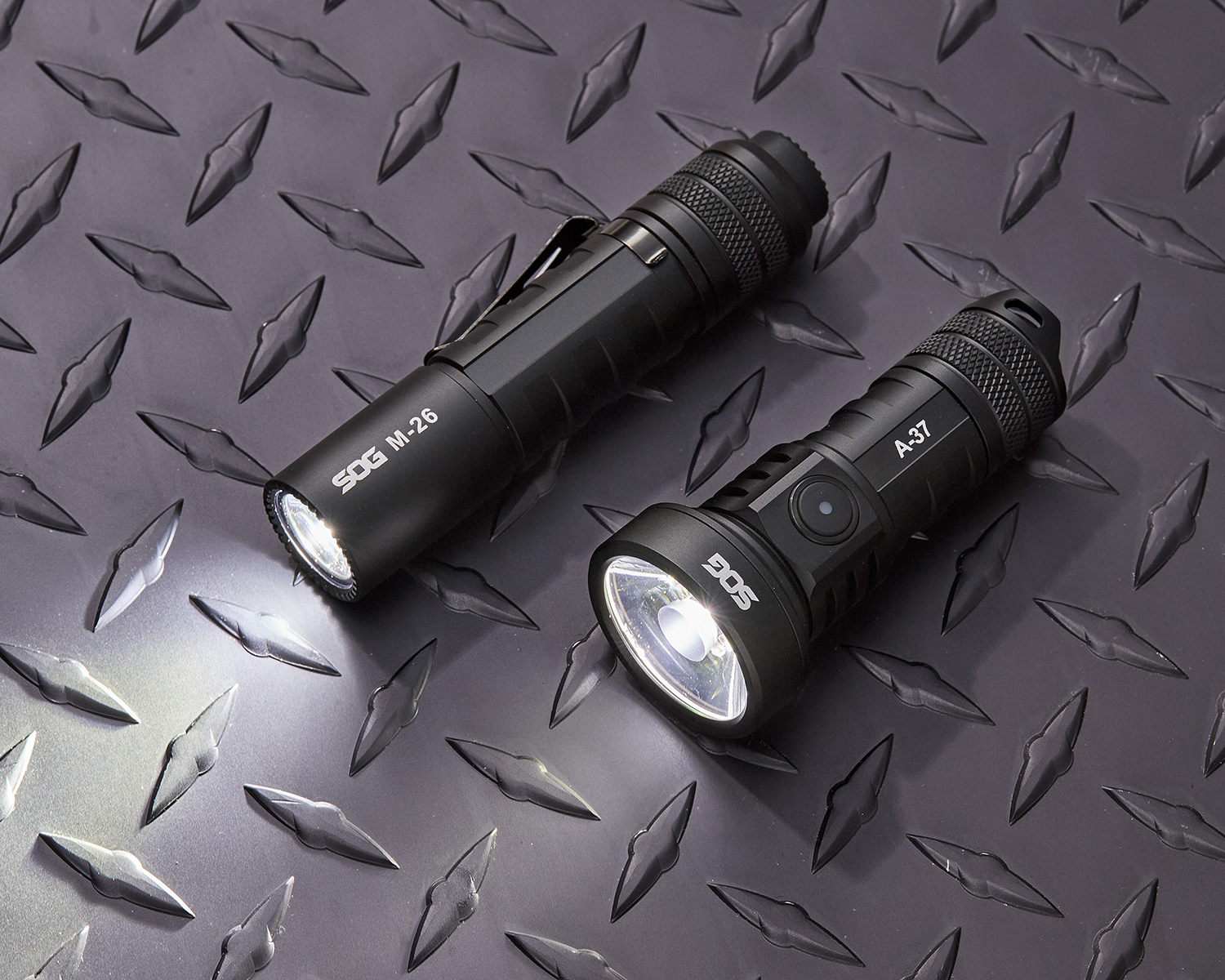 SOG A-37 High Performance Rechargeable LED Flashlight, Black Aluminum ...