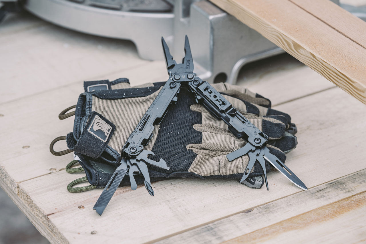 SOG PowerAccess Multi-Tool (Black) with 18 Tools, 5.9