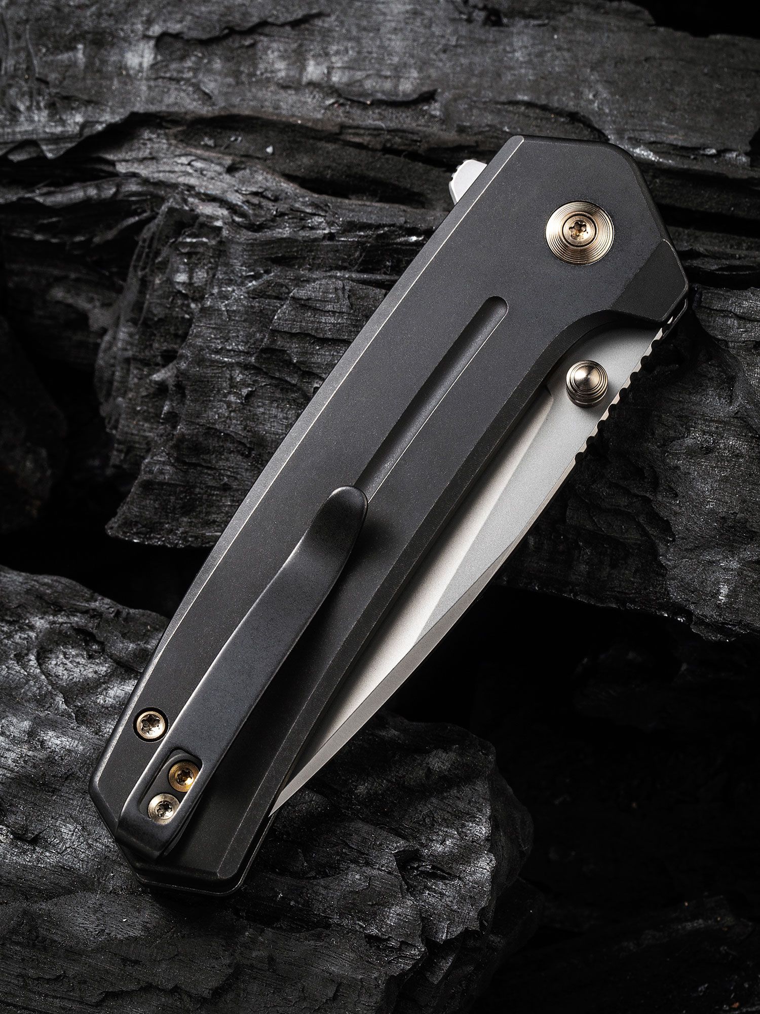 The Wells: Button Lock Flipper Knife - Made in USA – The James Brand