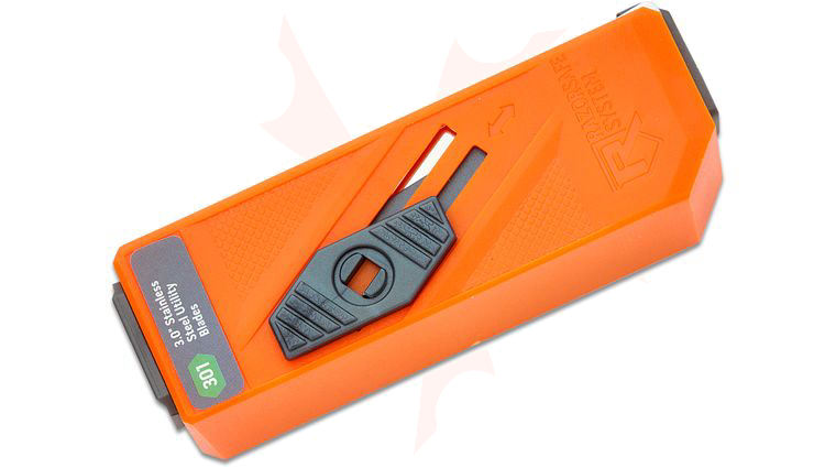 Outdoor Edge 3 inch Utility Blade Dispenser with 12 Blades
