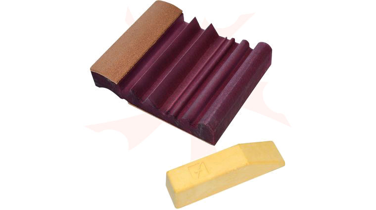 Flexcut 4 inch x 3.25 inch Leather SlipStrop w/ Polishing Compound
