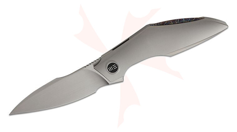 We Knife Company Tashi Bharucha Krait Snake Liner Lock Flipper Knife 3.34 inch M390 Hand Rubbed Satin Harpoon Blade, Gray Contoured Titanium Handles, Chidori Accents